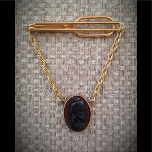 Gents Swank Tie Clip with carved soldier